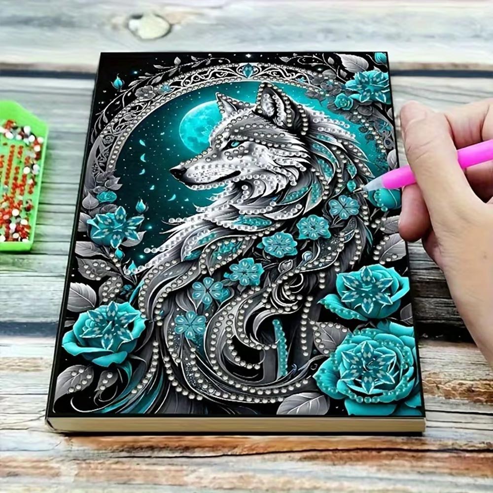 Diamond Painting Notizbuch – Mondwolf Eleganz