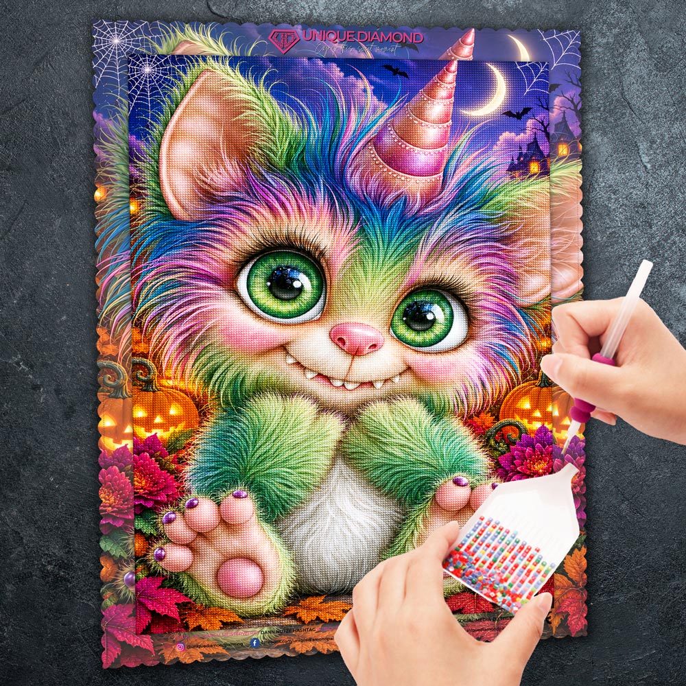 5D Diamond Painting – Kleines Regenbogenmonster im Halloweenzauber