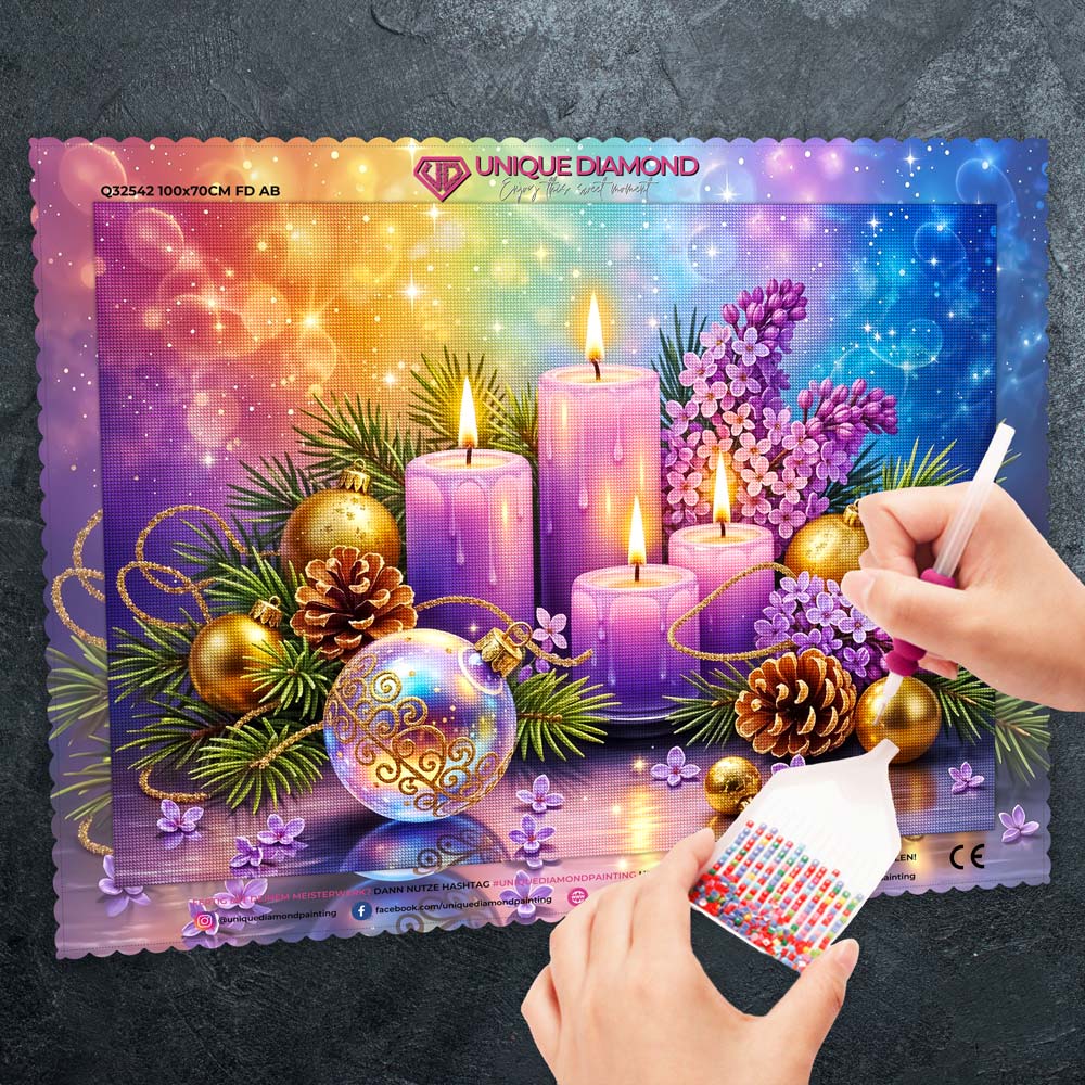5D Diamond Painting – Lila Adventskerzen im Weihnachtszauber, Unique-Diamond
