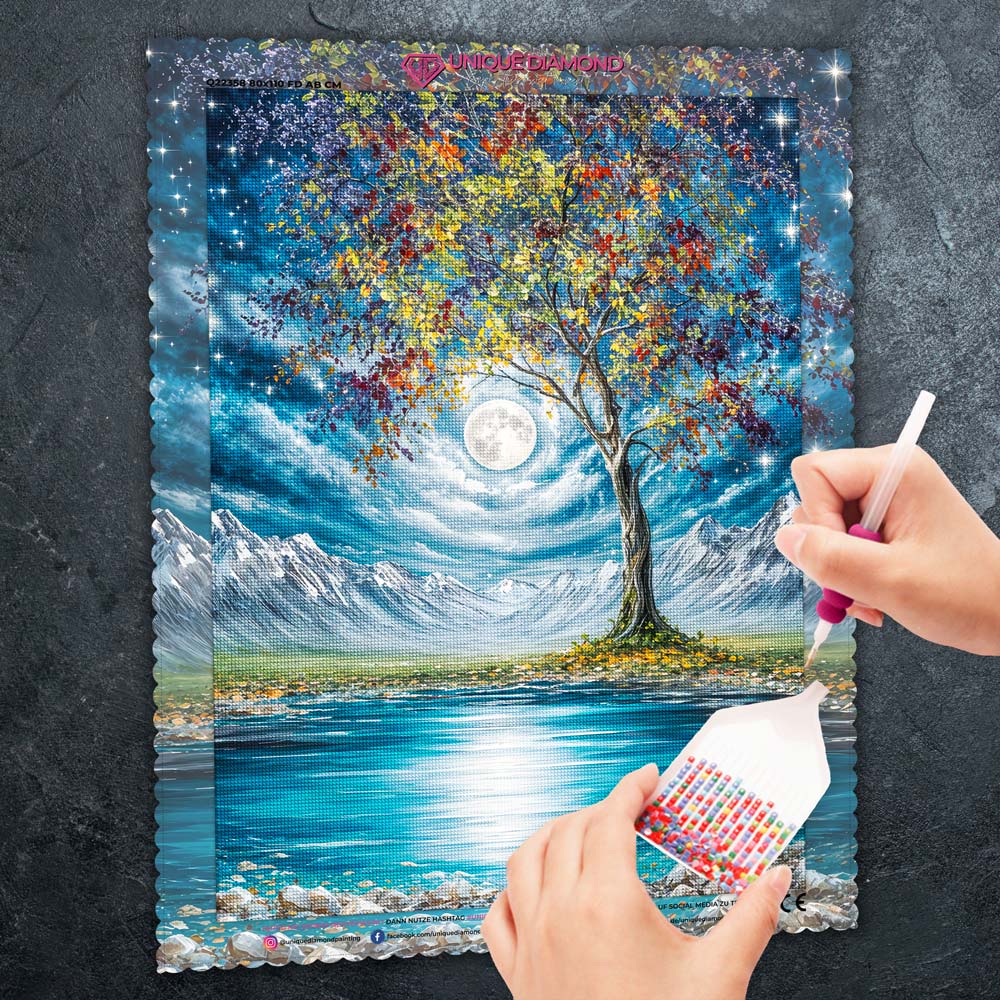 5D Diamond Painting – Mondlichtbaum am stillen Bergsee