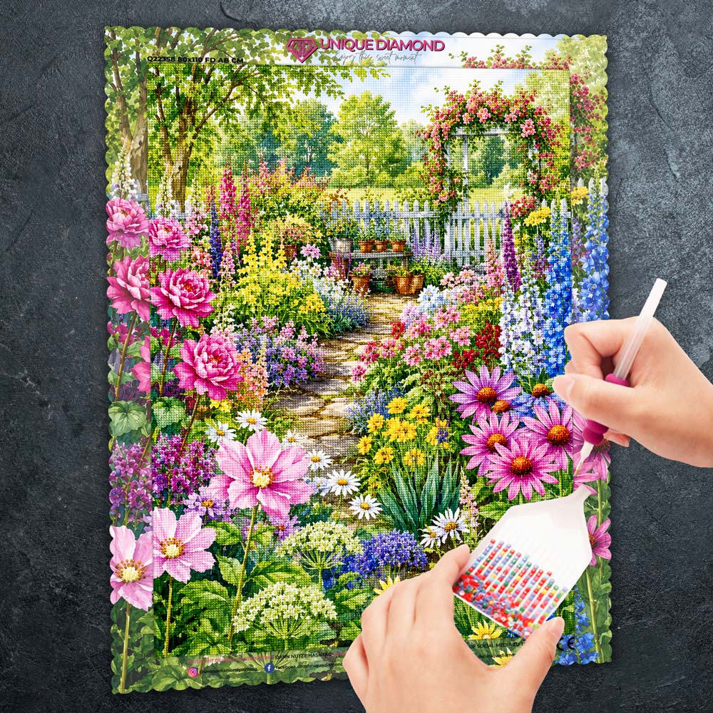 5D Diamond Painting – Romantischer Cottage-Blütengarten