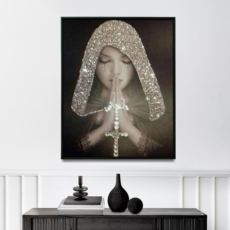5D Diamond Painting Betendes Mädchen mit Kreuz - Unique-Diamond