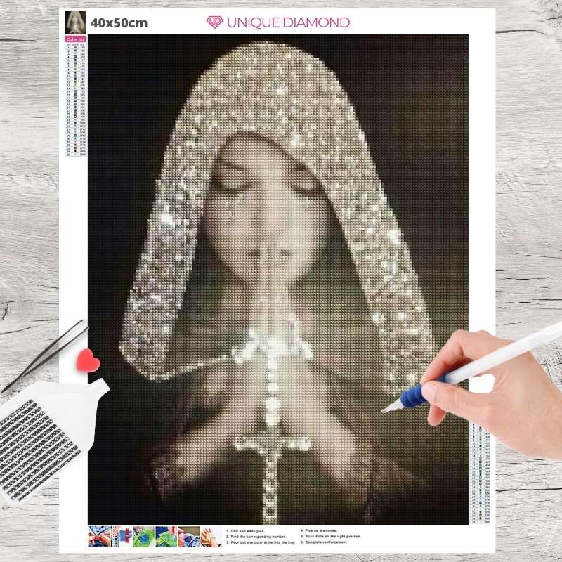 5D Diamond Painting Betendes Mädchen mit Kreuz - Unique-Diamond